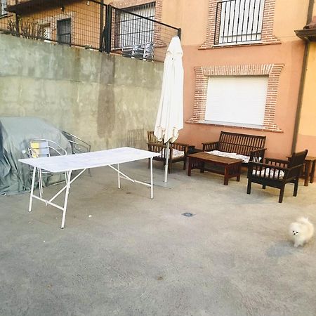 Vut La Taberna I Villa Poyales Del Hoyo Bagian luar foto