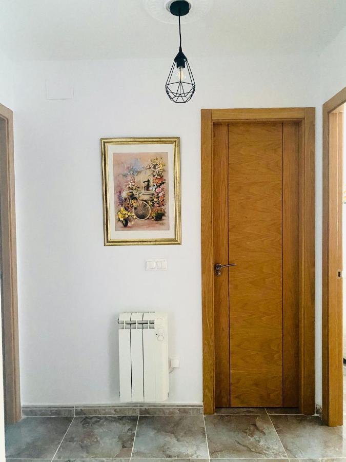 Vut La Taberna I Villa Poyales Del Hoyo Bagian luar foto